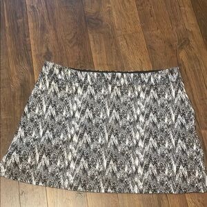 Stylish Black and White Patterned Skirt